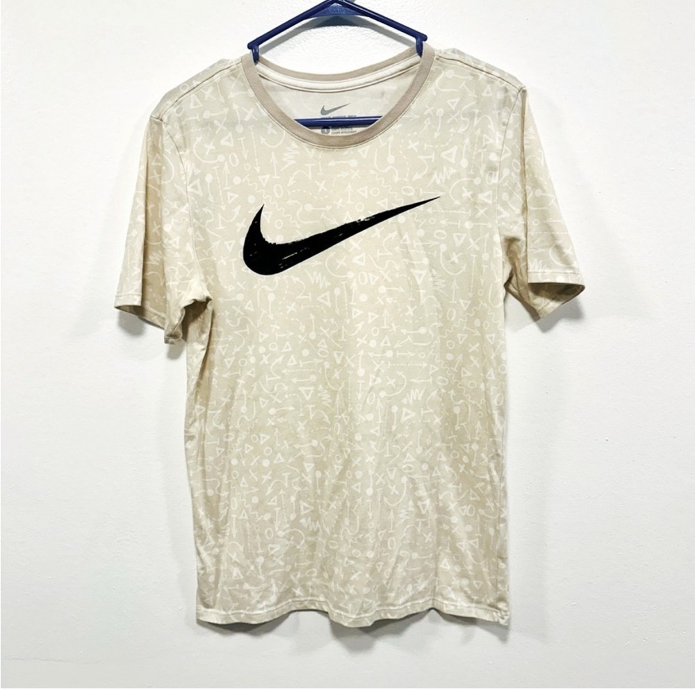 Nike Men's Beige Graphic Tee